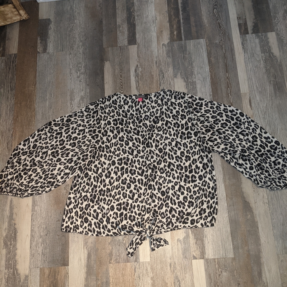 Vince Camuto Women's Blouse, Large, White Leopard Print